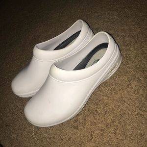 nursing shoes